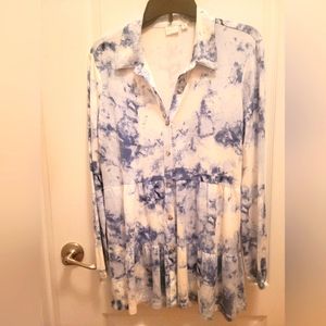 Woman's Long Sleve Tunic.